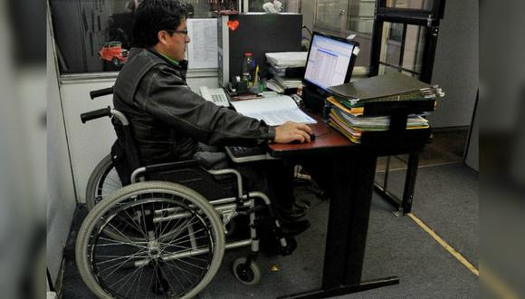 Empleadores públicos están obligados a contratar a personas con discapacidad en una proporción no inferior al 5 % del total de su personal, según la Ley 29973. (Foto: La Hora/Municipalidad de Paita)