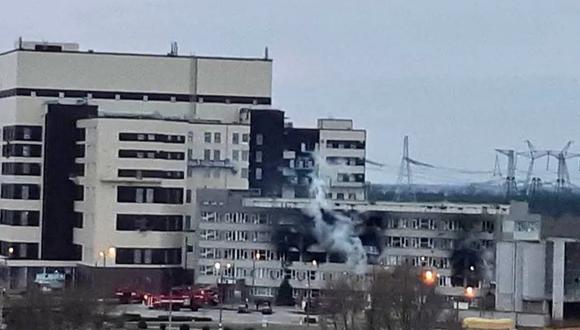 La central nuclear de Zaporizhzhia fue atacada por tropas de Rusia. (Foto: Twitter @nexta_tv).