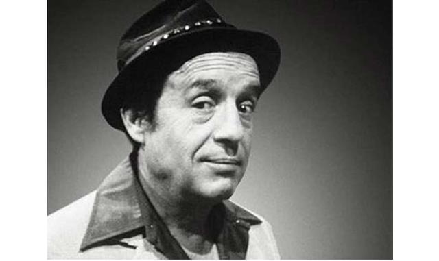 Roberto Gómez Bolaños. Mundialmente conocido como Chespirito, Roberto Bolaños nació el 21 de Febrero de 1929 en la Ciudad de México. Antes de convertirse en actor, Gómez Bolaños fue boxeador principiante; obtuvo el título de ingeniero en la UNAM, pero nun