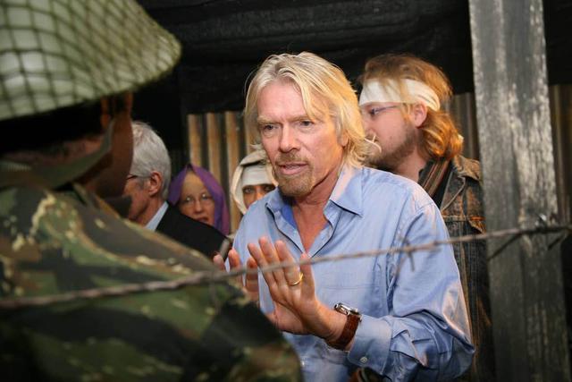 Richard Branson – Fundador de Virgin Group, el año pasado la fundación sin fines de lucro de Virgin, Virgin Unite, celebró 10 años de existencia preocupados por la reducción de las emisiones de carbono, la protección del medio ambiente y la resolución de conflictos en el mundo. Branson y su esposa se unieron a Giving Pledge en el 2013.