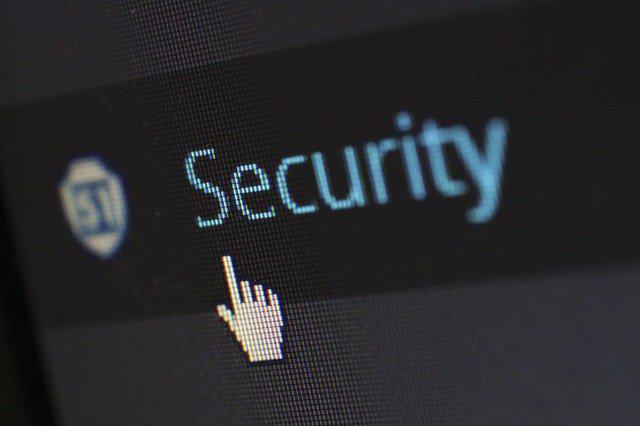 2. Contratar a un Director de Seguridad de la Información (CISO) o un Oficial de Protección de Datos (DPO) que dependa de una Gerencia que le dé un respaldo adecuado para elaborar un programa sólido de gestión de riesgos de ciberseguridad y privacidad. (Foto: Pixabay)