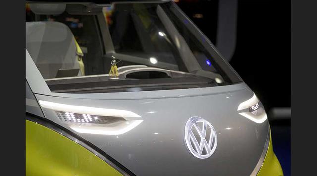 Un vehículo más tangible para los compradores estadounidenses que se presentó en la muestra de Detroit es una nueva versión del vehículo utilitario deportivo Tiguan, de VW, con una mayor batalla, o distancia entre ejes, cuya salida a la venta en concesion