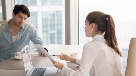 Uno de los mayores temores que enfrentamos al buscar empleo es responder preguntas extrañas en las entrevistas de trabajo. (Foto: Freepik)