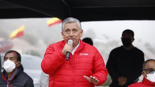 Congresista Bazán presentará moción de censura contra ministro de Energía y Minas