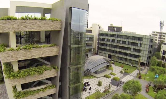Foto 15 | Universidad De Lima. Los recién egresados de Derecho ganan en promedio S/ 4,236.