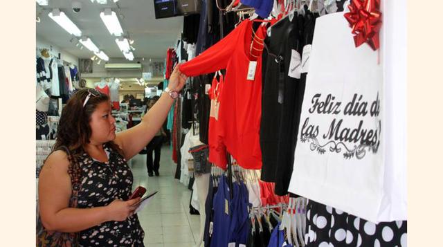 La ropa sería una opción de autoregalo para ellas.