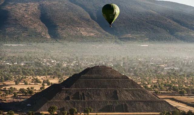 TEOTIHUACÁN, MÉXICO. Se calcula que entre 100 y 200 mil personas vivieron en Teotihuacán en su apogeo, cerca de los siglos II y VII después de Cristo. La zona arqueológica tiene 264 hectáreas y concentra un complejo de edificios.