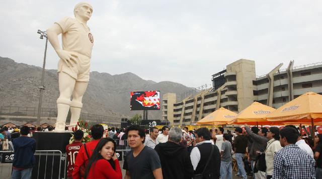Lunes 27. El nombre del estadio monumental de "Universitario":http://gestion.pe/empresas/nombre-estadio-monumental-negociado-2185748 viene siendo negociado con una importante marca, informó Giancarlo Polastri, gerente de marketing del club (foto