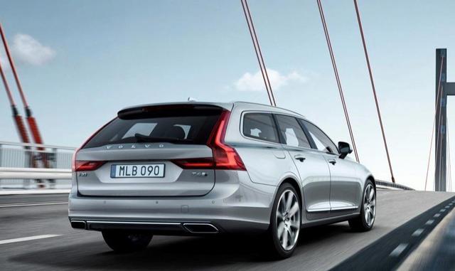 El mercado de coches familiares antiguos también parece estar calentándose. En el último lustro, la matrícula de coches familiares en la aseguradora líder en coches clásicos, Hagerty, se disparó 1,400%, y casi se duplicó el año pasado.