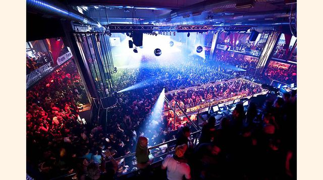 Abierto en 1999, Fabric en Londres es un mundialmente famoso club nocturno que todavía logra mantener algo de su encanto subterráneo intacto.(Foto: Bcdalk)