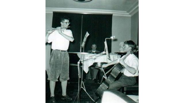 Fue en la escuela Beuver, en Suiza, a la que ingresó en 1948 – cuando su papá estaba preso -, donde se interesó plenamente por la música, perfeccionando sus conocimientos de flauta. (Foto: ppk.pe)
