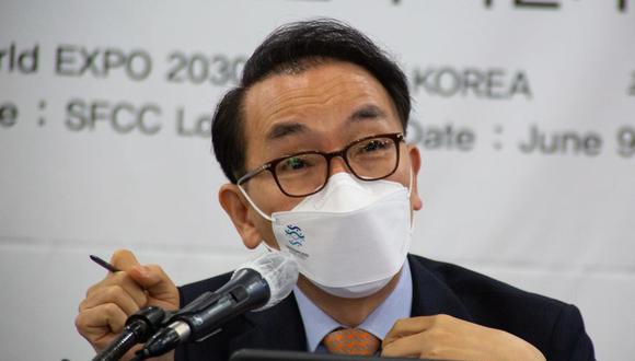 El presidente del comité, Park Jung-wook, afirmó que Busan buscaría en la Expo 2030 abordar problemas como “el cambio climático, la brecha digital y la desigualdad”. (Foto: EFE)
