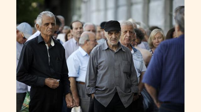 Los fondos de pensión son el máximo inversor global con unos US$ 36 billones, equivalente a la mitad del PBI de todo el planeta. Las aseguradoras son otro actor clave del mundo financiero con más de US$ 30 billones. Las actividades de ambos están más regu