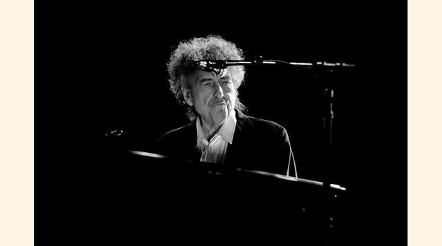 10. Una de sus más recientes y comentadas actuaciones fue en el "Desert Trip" en California (EE.UU.), en que compartió con otras leyendas de la música. (Foto: facebook)