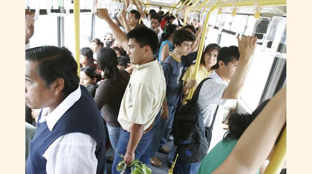 Sobre el respeto, el 92.3% de limeños encuentra poco o nada respetuosos al resto de ciudadanos como usuario del transporte público.