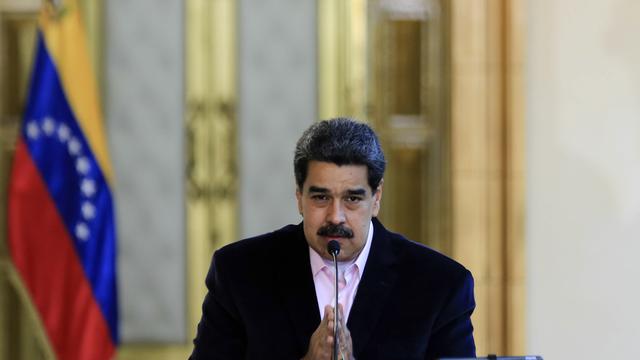 Entre las medidas para contener el coronavirus en Venezuela, donde hay 318 casos confirmados y 10 fallecidos, el régimen de Maduro suspendió actividades laborales, salvo sectores esenciales. (AFP/JHONN ZERPA).