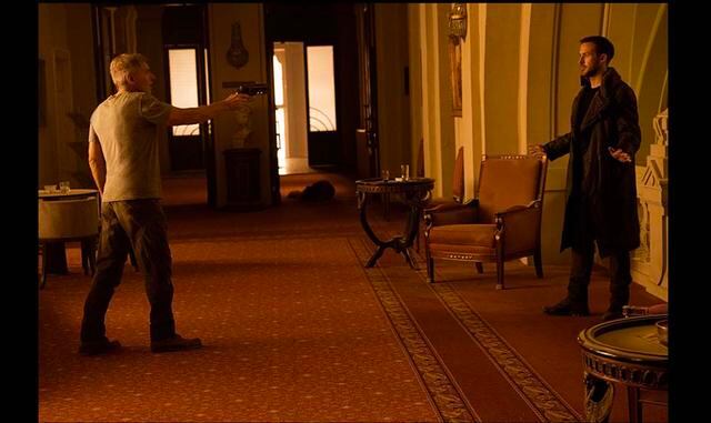 FOTO 2 | Volvemos a encontrar aquí a Harrison Ford, al lado de Ryan Gosling, alias oficial K (un replicante de nueva generación), bajo la dirección del canadiense Denis Villeneuve. (Foto: IMDB)