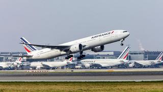 Por pandemia, Air France analiza recortar miles de empleos