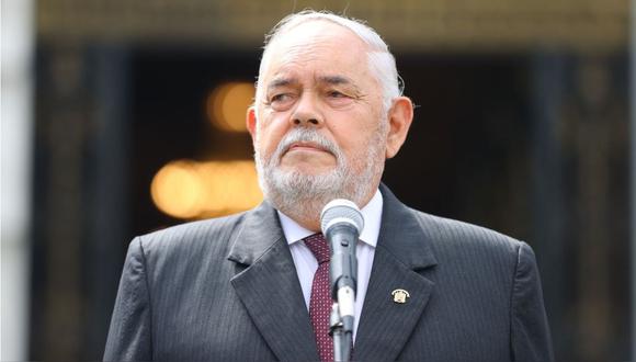 El legislador de Renovación Popular, Jorge Montoya, afirma que vienen recolectando las firmas necesarias para presentar una moción de interpelación en contra del ministro de Salud, César Vásquez.
