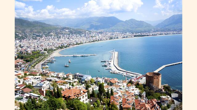 Antalya (Turquía), puesto 10, con 11 millones 120 mil visitantes, 8.0% más que en el año anterior.