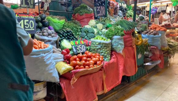 Precios de verduras en un mercado. (Foto: GEC)