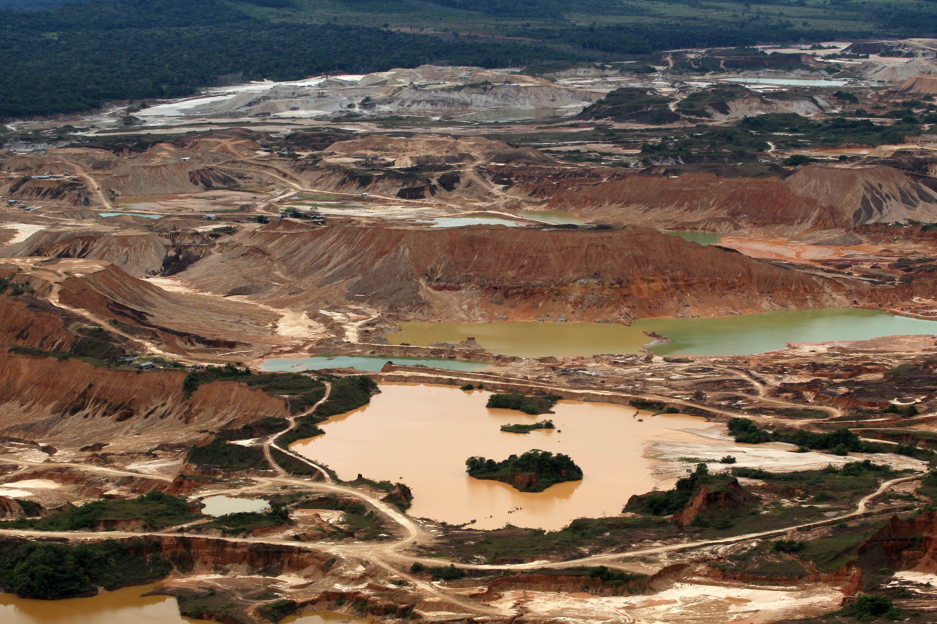 Campamento minero ilegal en Madre de Dios, Perú. (Foto: GEC)