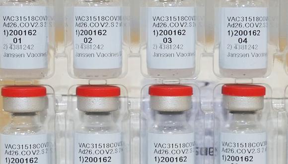 Esta foto de archivo proporcionada por Johnson & Johnson muestra frascos de la vacuna COVID-19 en los Estados Unidos. (Foto: Johnson & Johnson vía AP)