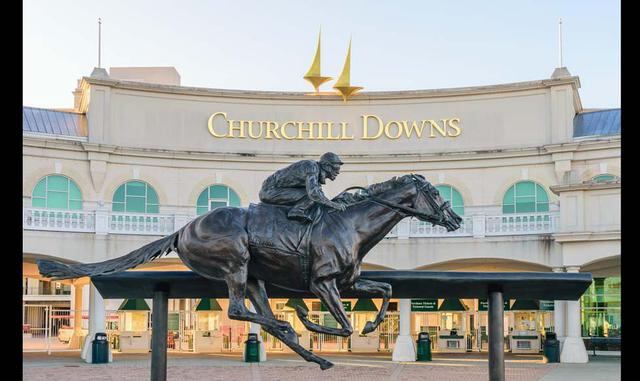 FOTO 10 | Derby de Kentucky. Desde hace 142 años el legendario hipódromo Churchill Downs de Louisville, Kentucky, ha sido sede del Derby de Kentucky. Entre sus asistentes encontramos a multimillonarios de todo el mundo, la realeza británica, políticos de 
