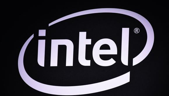 Se ve un letrero de Intel durante el Consumer Electronics Show (CES) 2018 en el Centro de Convenciones de Las Vegas en Las Vegas, Nevada, el 12 de enero de 2018. (Foto de MANDEL NGAN / AFP)