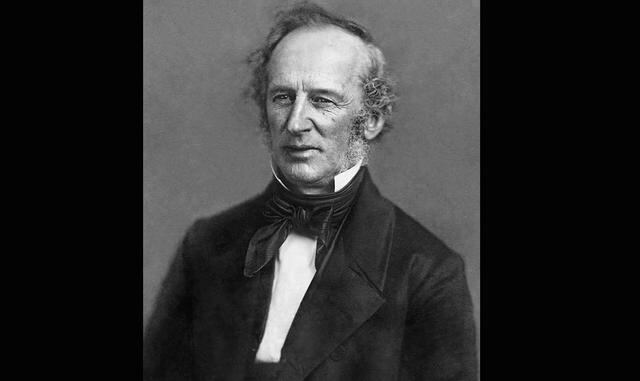 Cornelius Vanderbilt – US$ 185 mil millones. Cornelius Vanderbilt es el tercer estadounidense más rico de todos los tiempos, la décima persona más rica de la historia y tatara-tatara-tatara-tatara-abuelo del periodista y presentador de CNN, Anderson Cooper. Cornelius Vanderbilt hizo su primera fortuna en la industria del barco de vapor, pero no vio su riqueza realmente explotar hasta que invirtió en ferrocarriles a la edad de 70 años. Cuando murió, su patrimonio neto equivalía a US$ 185 mil millones.