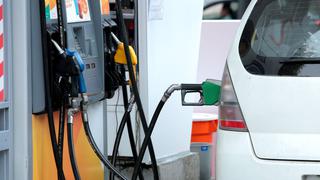 Opecu: Precios de referencia de combustibles bajan hasta en 4.36% por galón y GLP hasta en 4.05% por kilo