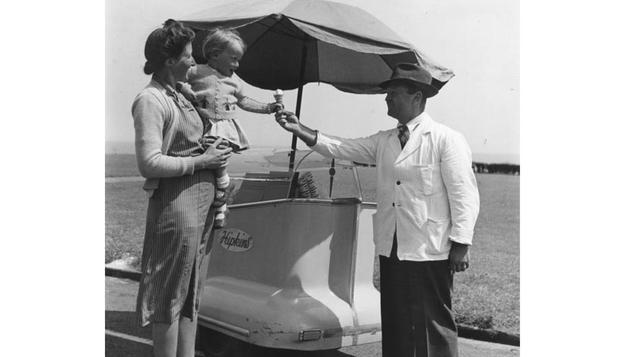 Conocer. "No se puede presentar el producto sin saber qué quiere el cliente". Tras el primer contacto hay que recabar información para lo que es preciso hacer preguntas, "pocas, cortas y precisas", y conceder un tiempo suficiente para 