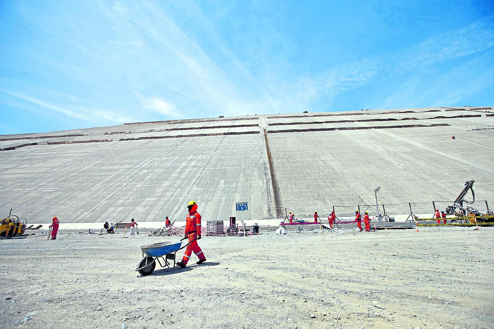 Solución. Gobierno emitió decreto de urgencia que permite que Minagri pueda asumir proyectos de irrigación de gobiernos regionales. (Foto: GEC)