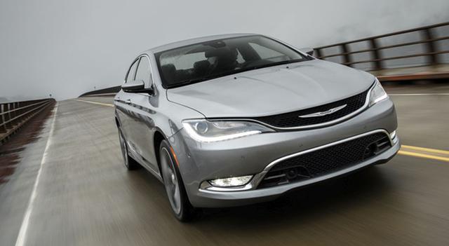 Chrysler 200 (-65%). Es difícil luchar contra Honda y Toyota en el juego del viejo auto regular, pero Ford está haciendo un trabajo decente con su Fusion, y también el Malibu de Chevrolet anda por ahí. Lastrado por reseñas negativas, el Chrysler 200 simpl