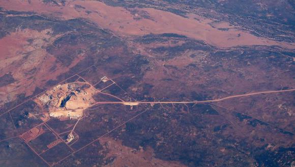 Una carretera conduce a una mina a cielo abierto en la zona conocida como la región de Pilbara, situada en el noroeste de Australia Occidental. (Foto:  Reuters)