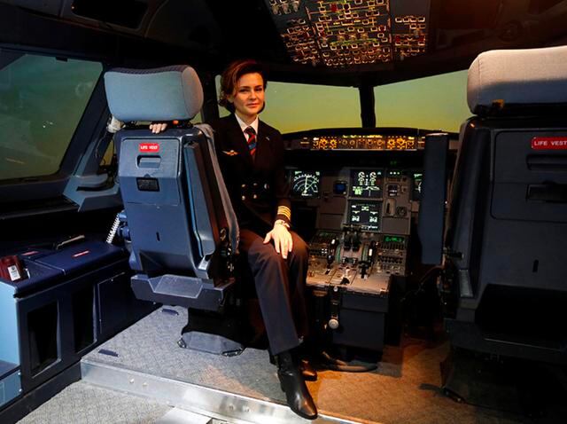 FOTO 28 | 28.  Maria Uvarovskaya es piloto comercial de Aeroflot (Rusia) (Foto: Reuters)