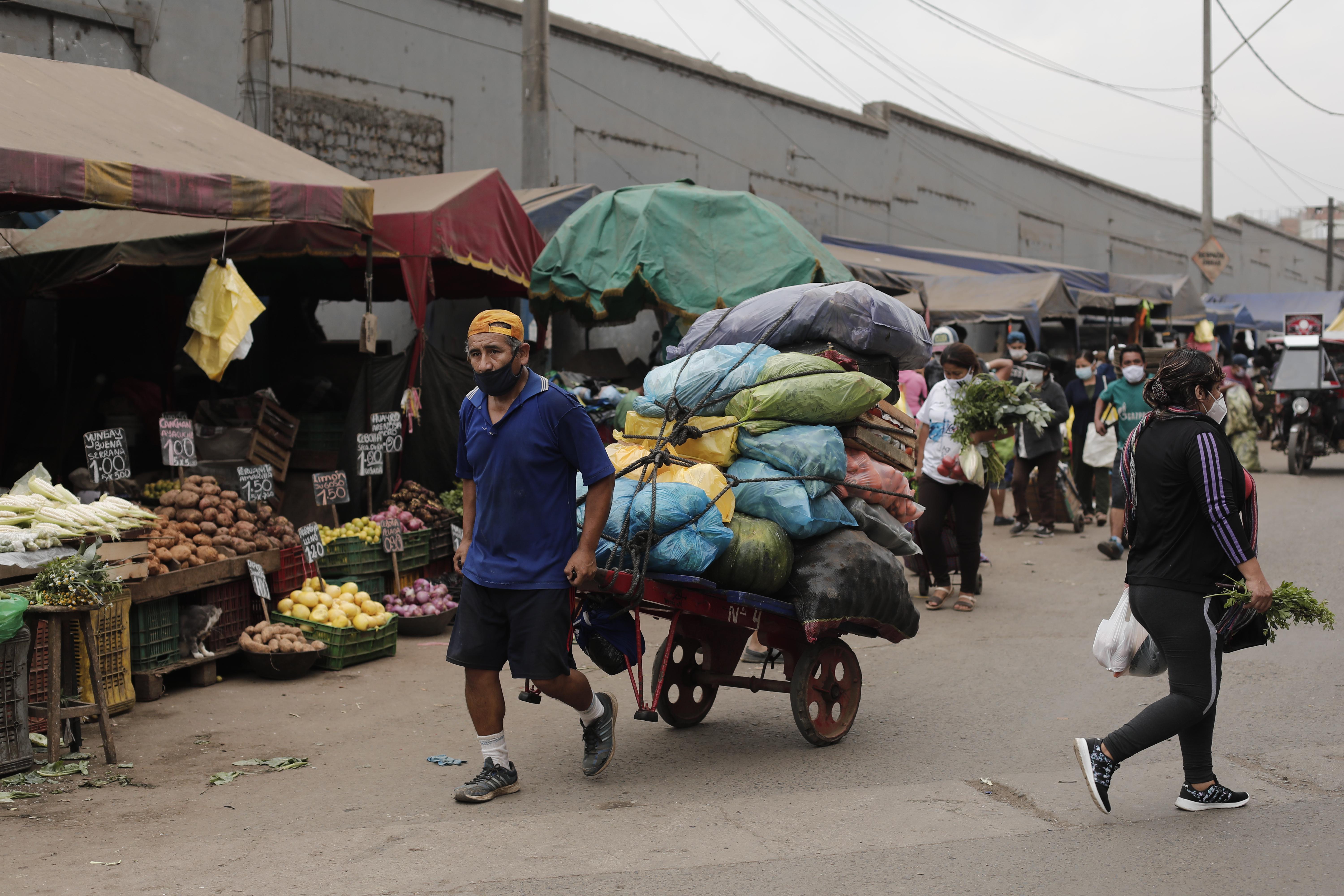 Son 23 mercados ubicados en Lima y Callao y otros 13 en las regiones los que serán intervenidos. (Foto: Leandro Britto / GEC)
