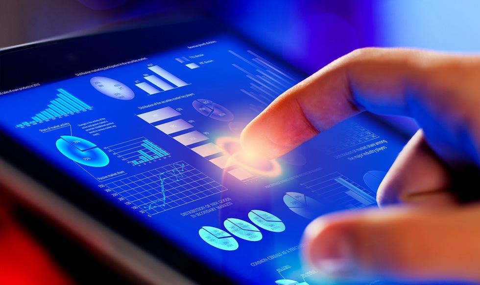 FOTO 2 | El mismo tipo de habilidades. Otra de las tendencias que observa Alistair Cox es la continuación de los puestos tradicionales frente la irrupción de la tecnología en las empresas. Pese a que cada vez hay más digitalización al interior de las oficinas, habrá que ocupar puestos que impliquen habilidades humanas para lidiar con las tecnológiacas. Así, posiciones como la de administrador de proyectos o analista seguirán siendo clave para ejecutar la visión de la compañía