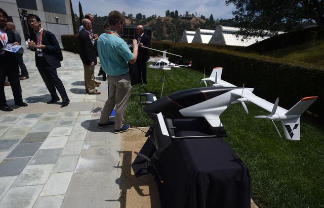 FOTO 5 | 5. "Así como los rascacielos aliviaron un problema de congestión residencial y comercial, UberAIR también irá vertical", dijo Nikhil Goel, director de productos de Uber Elevate. (Foto: AFP)