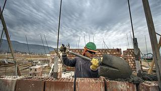 Inmigrantes refuerzan mercado laboral chileno pero salarios se mantienen bajos