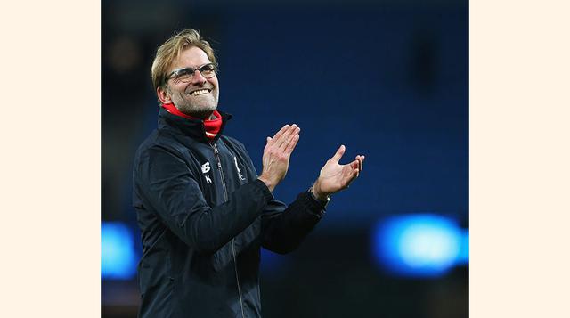 Jurgen Klopp, Ingresos: 13 millones de euros, Club: Liverpool, Edad: 48. Aunque su club le paga generosamente por cada temporada, su personalidad le ha hecho convertirse en toda una estrella publicitaria en Alemania, donde colabora con marcas como Opel-Va