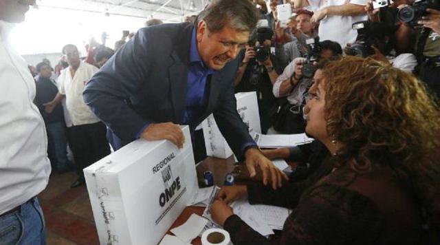 <b>Alan García.</b> El candidato de la Alianza Popular votará en Miraflores, en el IE Nuestra Señora del Carmen. Otros candidatos: Alejandro Toledo (Perú Posible) lo hará en La Molina, en el IE Félix Tello. También en La Molina lo hará Ántero Flores (Orde