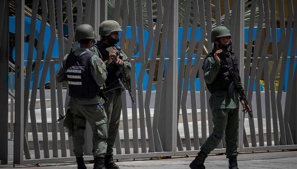 Tres días después de la decisión de AT&T de cesar las operaciones de DirecTV en Venezuela, el Tribunal Supremo de Justicia (TSJ) ordenó la toma “inmediata” de instalaciones y equipos de la compañía. (Foto: EFE).