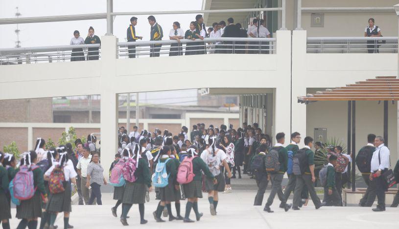 El ministro de Educación, Daniel Alfaro, precisó que las clases escolares comenzarán el  11 de marzo en los colegios públicos. (Foto: GEC)