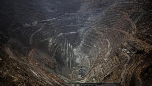La propuesta se formuló tras sostener conversaciones con trabajadores, empresas y el mundo académico, y sigue a la decisión de la minera estatal Codelco de cerrar su fundición Ventanas por motivos medioambientales. (Foto: Bloomberg)