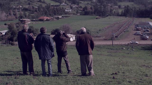 El Club (2015). Dispuestos a cumplir penitencia por sus pecados, cuatro sacerdotes viven aislados en una pequeña casa en la costa chilena, donde su estricto régimen se verá interrumpido por la llegada de un quinto hombre perseguido por una víctima de su p