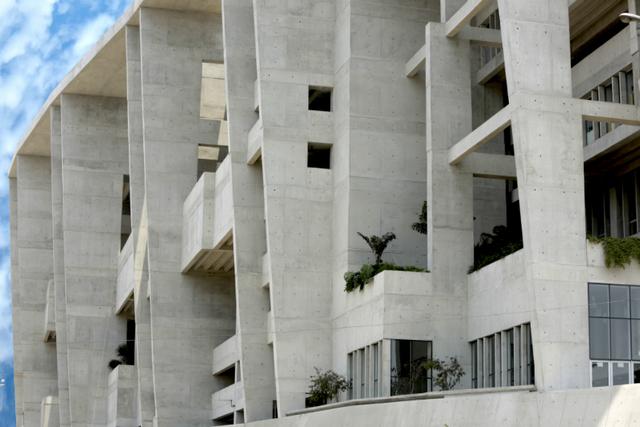 El edificio fue inspirado en el distrito limeño de Barranco, donde está ubicado,  que constituye una audaz innovación en el paisaje de la ciudad. (Foto: Diana Chávez)
