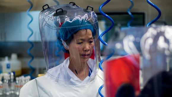 La viróloga chino Shi Zhengli es visto dentro del laboratorio P4 en Wuhan, capital de la provincia china de Hubei. (Foto: Johannes EISELE / AFP)