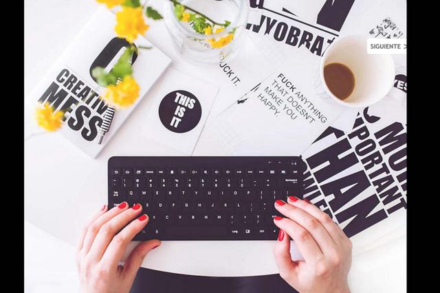 FOTO 5 | 5. Mi ideaaaa
Sí, al emprendedor se le llena la boca como le ocurría al enternecedor marcianito del largo dedo  verde cuando habla de su idea feliz. Todos están convencidos de que es la idea más revolucionaria, disruptiva, innovadora y útil que se ha desarrollado jamás. Y cuando aterriza en el mundo de los negocios, se da un baño de realidad y de humildad. “Todos pensamos al principio que tenemos una idea  única. Que es el principal valor. Que si quieres que  te la cuente tienes que firmar un acuerdo de confidencialidad (NDA). Que es sólo mía y vale mucho dinero. La realidad es que la idea es un 10% de la ecuación. La ejecución del proyecto, es el 90% restante. Hace ya dos años que no firmo un NDA, no me hace falta”, reconoce Jorge Martínez, CEO y fundador de Vibuk.
Nuestro consejo: Hay muchas ideas felices que nunca han llegado a triunfar por estar en manos de equipos mediocres. Y al revés, equipos brillantes que han tenido éxito con ideas mediocres. Conclusión: lo importante es la ejecución y más en un mundo como el actual donde la tecnología permite clonar modelos/ideas casi al instante.