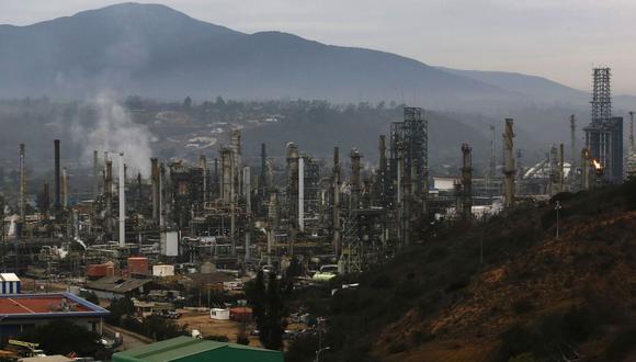 La refinería de petróleo de ENAP en un parque industrial en Puchuncaví, Chile. Fotógrafo: Marcelo Hernández/Getty Images